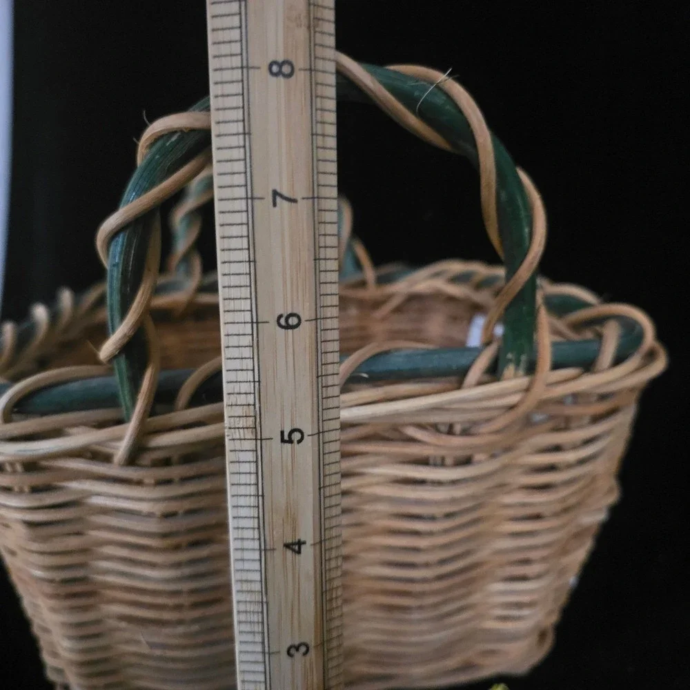 Woven Wicker Basket with Apple Ceramic Tile Green Trim‎ Farmhouse Cottagecore